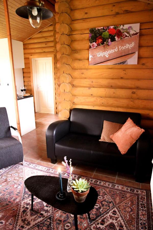Wijngaard Saalhof Bed & Breakfast Wognum Dış mekan fotoğraf